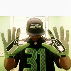 Meet your Posher, Jose l. pito